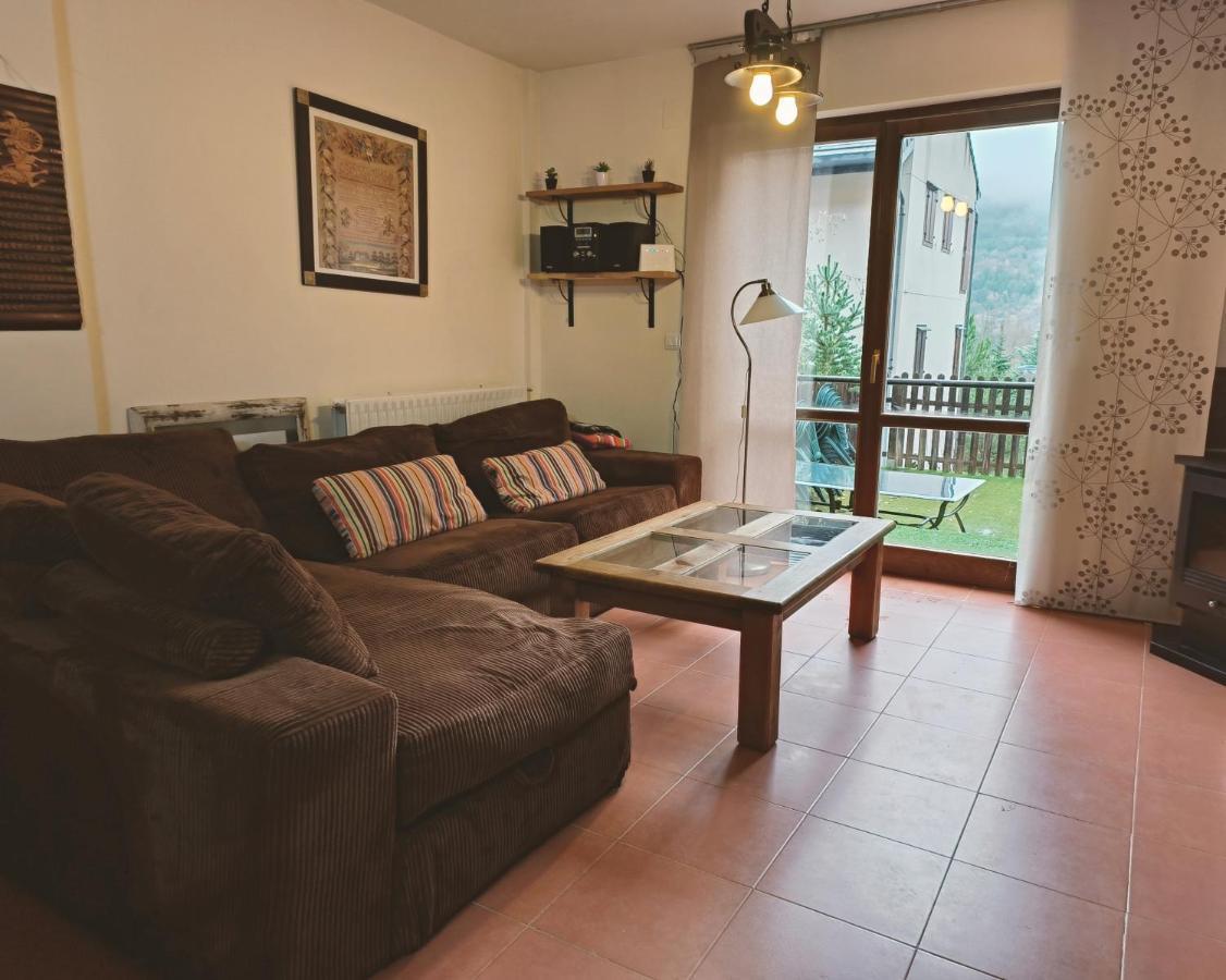 Dúplex con jardín en Pirineos, totalmente equipado Villanúa Exterior foto